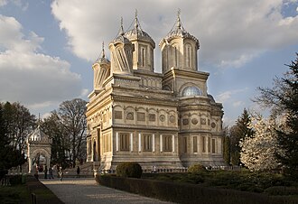 Curtea de Argeศ Monastery