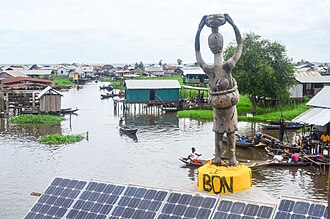 Ganviรฉ Lake Village